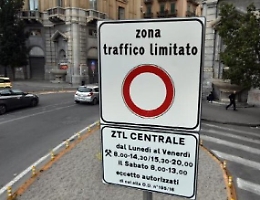 Palermo, varca Ztl 7 secondi prima fine del divieto: multa di quasi 100 &euro;