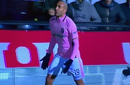 Serie B, il Palermo pareggia a Cesena e resta al comando