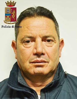 Vittoria, banditi sorpresi mentre rubavano cassaforte da supermercato