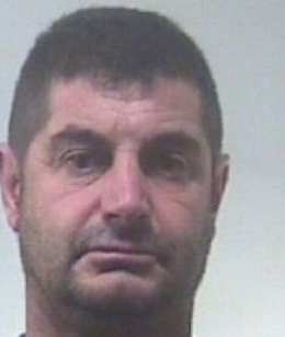 Non vuole lasciare fidanzata straniera: il padre lo fa picchiare a sangue