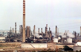 La Esso cede la sua raffineria di Priolo agli algerini di Sonatrach