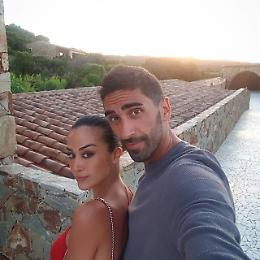 Giorgia Palmas e Filippo Magnini, fisici scolpiti e innamorati nel mare di Sardegna