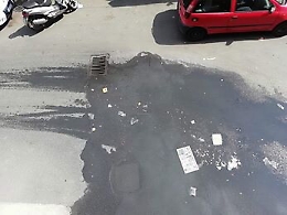 Librino, via Del Maggiolino: sommersi dai liquami fognari