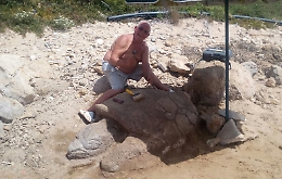 Scalpello e martello, così a Ragusa  litorale si anima di giganti di pietra