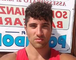 Gela, bagnino-eroe salva bimba, padre e nonno che stavano per annegare