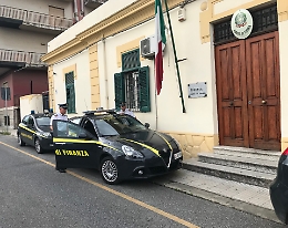 Barcellona, faceva lavorare i dipendenti di più pagandoli di meno