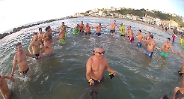 Ribera : 35 intraprendenti bagnanti per il Cotton Day