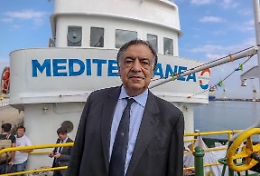 Intervista a Orlando: «Vi spiego perché il decreto sicurezza è disumano»