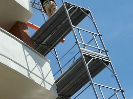 Petralia Sottana, muratore cade da un balcone e muore