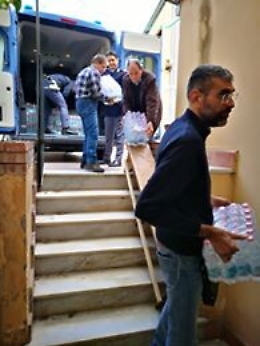 Catania: solidariet&agrave; degli agenti della Questura verso i pi&ugrave; bisognosi