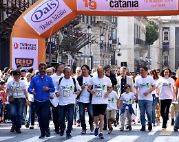 Corri Catania, la marea bianca si riappropria della città: ecco 100 foto dell'evento
