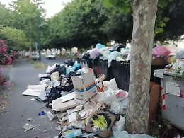 Catania: scempio giornaliero in Viale Marco Polo