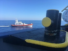 Sea Watch ha tentato di entrare in porto
Fermata dalla Guardia di Finanza