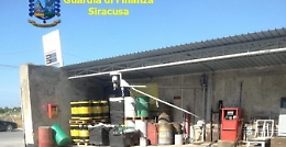 Contrabbando di oli minerali: deposito di carburante sequestrato a Pachino