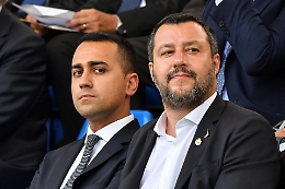 Il governo gialloverde sull'orlo della crisi: Di Maio e Salvini non si fidano più l'uno dell'altro