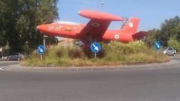 Catania: erbacce alla rotonda di San G.ppe la Rena