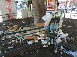 Catania: degrado ed abbandono in Piazza Michelangelo