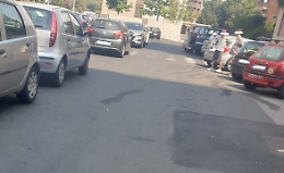 Catania, Via Vagliasindi: sosta selvaggia e abusivi