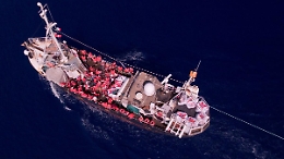 Migranti: prosegue odissea  Mare Jonio, ma anche sbarchi autonomi e la Eleonore forza il blocco