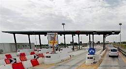 Al via i lavori per la demolizione del finto casello di Cassibile