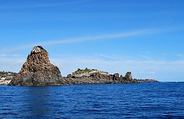 Batteri di Escherichia coli nel mare di Aci Trezza: niente bagni alI'isola Lachea