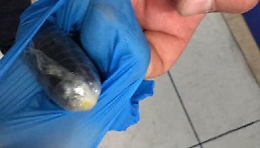 Mega ovulo di eroina nello stomaco, donna arrestata all'aeroporto di Palermo