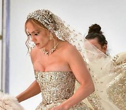 Jennifer Lopez "sposa" da sogno con abito da mille e una notte