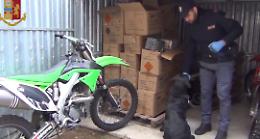 Siracusa, cane poliziotto fiuta 300 chili di botti illegali