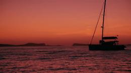 Noleggiano veliero in Sicilia per fare traffico di migranti: arrestati