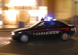 Lui la perseguita e lei lo accoltella: arrestata a Caltanissetta