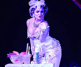 Le dive del burlesque a Taormina: in scena sensualità e ironia