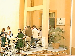 «Documenti non conformi all'originale», 104 revocata a prof favarese