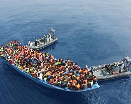 Scafisti fermati per sbarco di 409 migranti a Catania