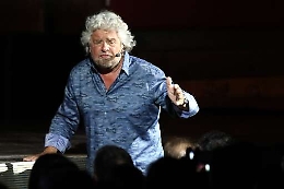 L'ira di Beppe Grillo: «Casaleggio? E' morto per colpa dei giornalisti»