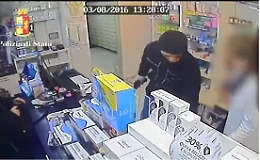 Catania, rapina in farmacia I due banditi subito arrestati