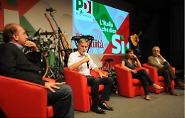 Il dibattito alla Festa dell'Unità. Delrio: «Subito fondi alla Sicilia per le strade e le ferrovie»