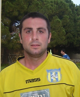 Fine partita con rissa, avversario stacca a centrocampista  lobo dell'orecchio con un morso