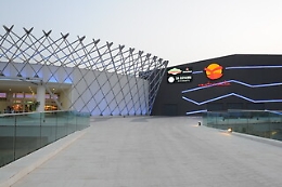 Catania, con una borsa schermata antitaccheggio ruba 300 euro di cosmetici: arrestata