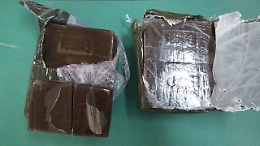 Siracusa, due chili di hashish sotto il sedile dell'auto, arrestato palermitano