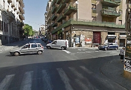 Catania, rissa tra stranieri in via Etnea, un uomo in fin di vita