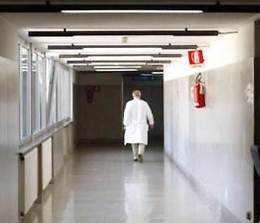 Paziente in escandescenza al Cannizzaro minaccia il suicidio