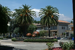 Stupro alla guardia medica di Trecastagni, il paese sotto shock e incredulo