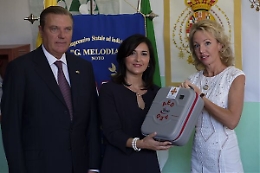 Defibrillatori e buoni scolastici: i regali dei principi di Borbone a Noto