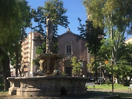 Re­li­gio­ne o eso­te­ri­smo? I due vol­ti di Ca­ta­nia at­tra­ver­so la fon­ta­na di “Ce­re­re” al Bor­go