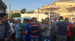 Giarre, 21 ambulanti accusati di violenza privata per la protesta al mercato