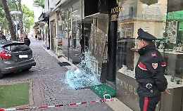 Quarantadue “spaccate” con l'auto ariete in mezza Sicilia: 13 arresti tra catanesi e romeni