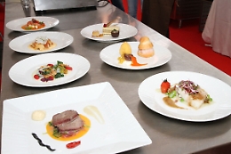 "Cibo nostrum" e solidarietà tra l'Etna e Taormina