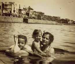 Per la festa della mamma la foto più bella in braccio a lei