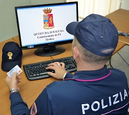 Modica, assegni clonati e merce inesistente: 12 denunce per truffa on line