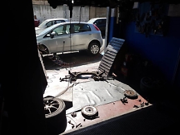 Misterbianco, meccanico occupava la strada e minacciava i residenti